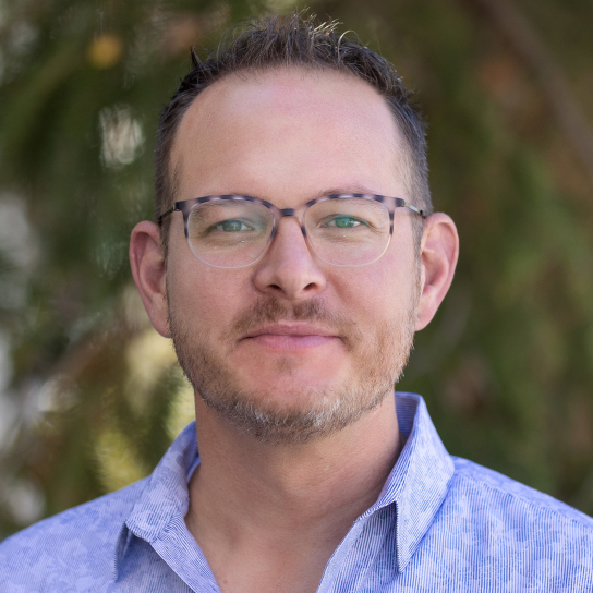 Headshot of Jason Thompson