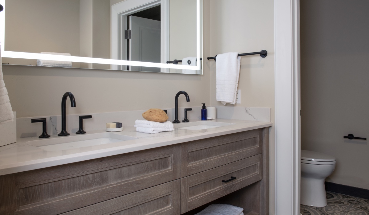 Two-sink vanity in bathroom