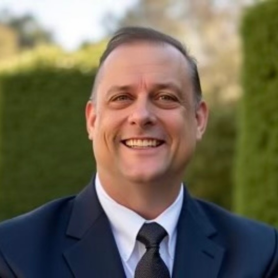 Headshot of Chris Hunt.