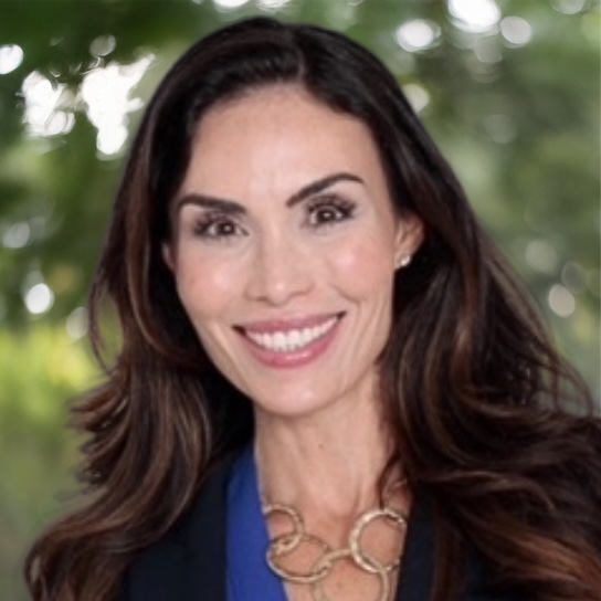 Headshot of Lauren Cisneros Campbell.