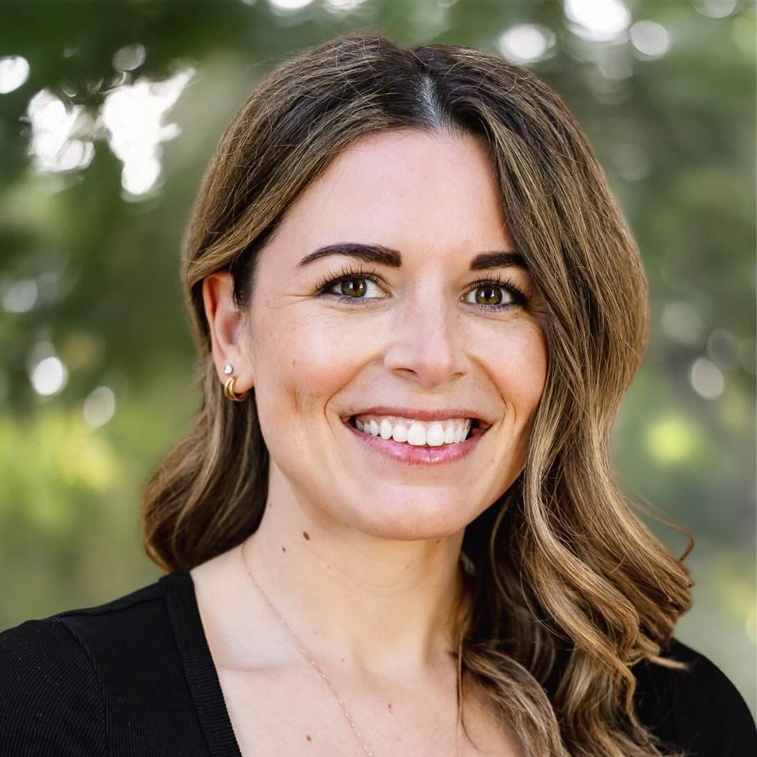 Headshot of Cassie Davis.