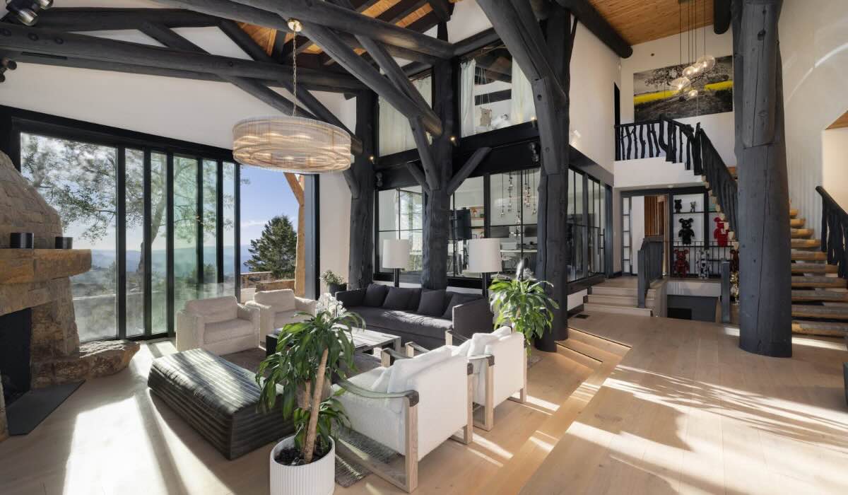 The living area at the APN Private Residence.