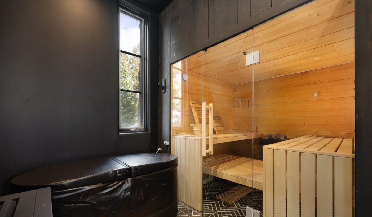 The sauna and cold plunge at the APN Private Residence.