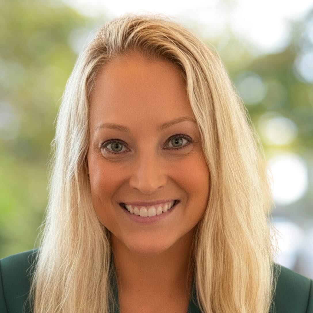 Headshot of Courtney Messina